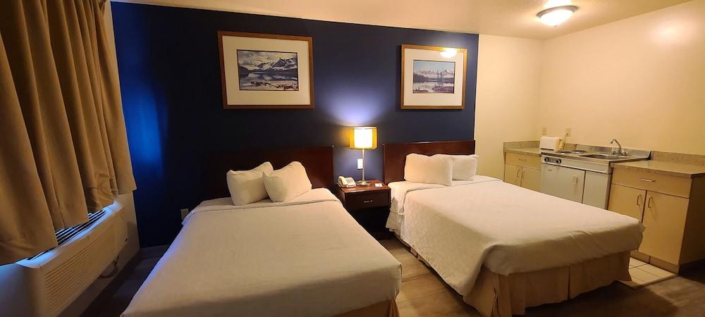 Empire & Hotel 3*